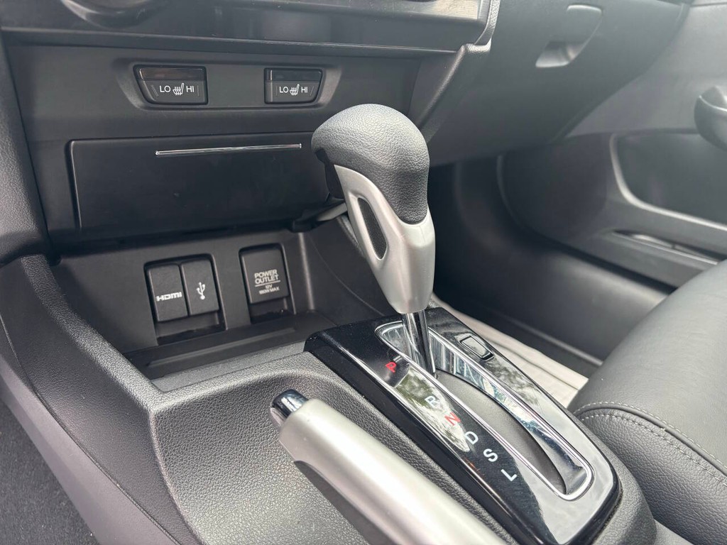 Honda Civic Sedan Vehicle Full-screen Gallery Image 22