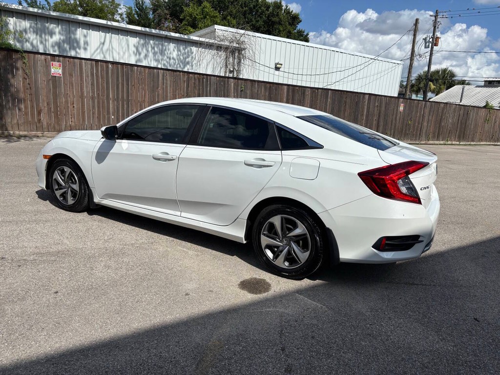 Honda Civic Sedan Vehicle Full-screen Gallery Image 04