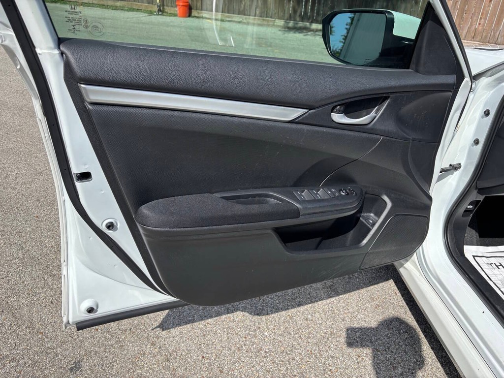 Honda Civic Sedan Vehicle Full-screen Gallery Image 09