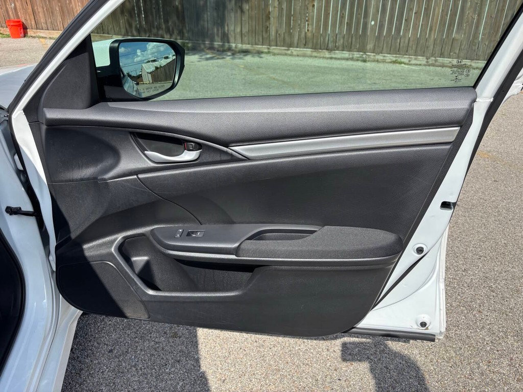Honda Civic Sedan Vehicle Full-screen Gallery Image 12