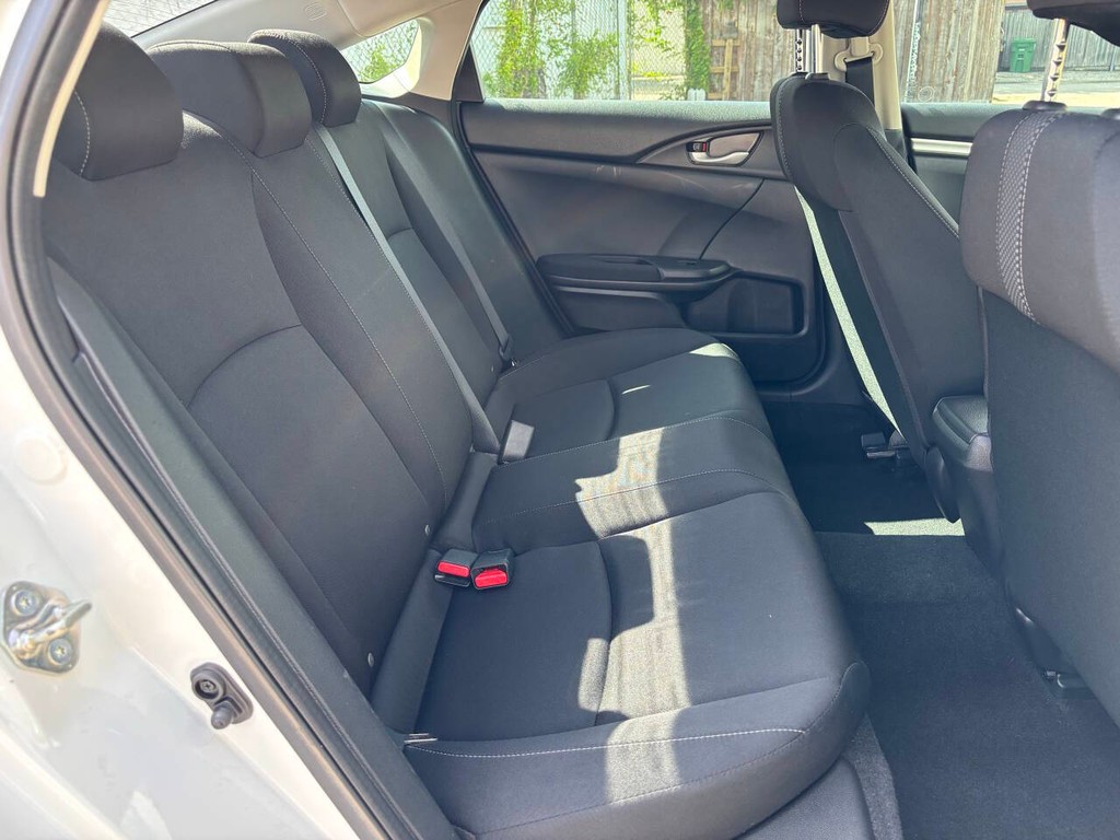 Honda Civic Sedan Vehicle Full-screen Gallery Image 15