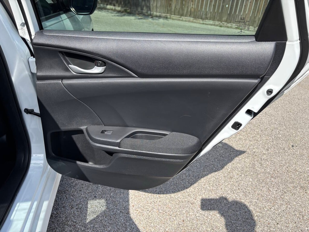 Honda Civic Sedan Vehicle Full-screen Gallery Image 16