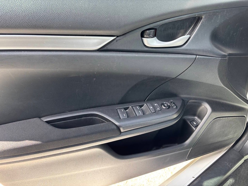 Honda Civic Sedan Vehicle Full-screen Gallery Image 25