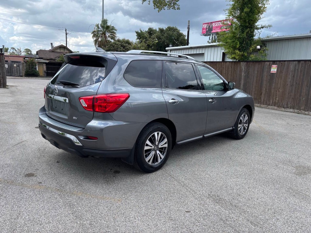 Nissan Pathfinder Vehicle Full-screen Gallery Image 07
