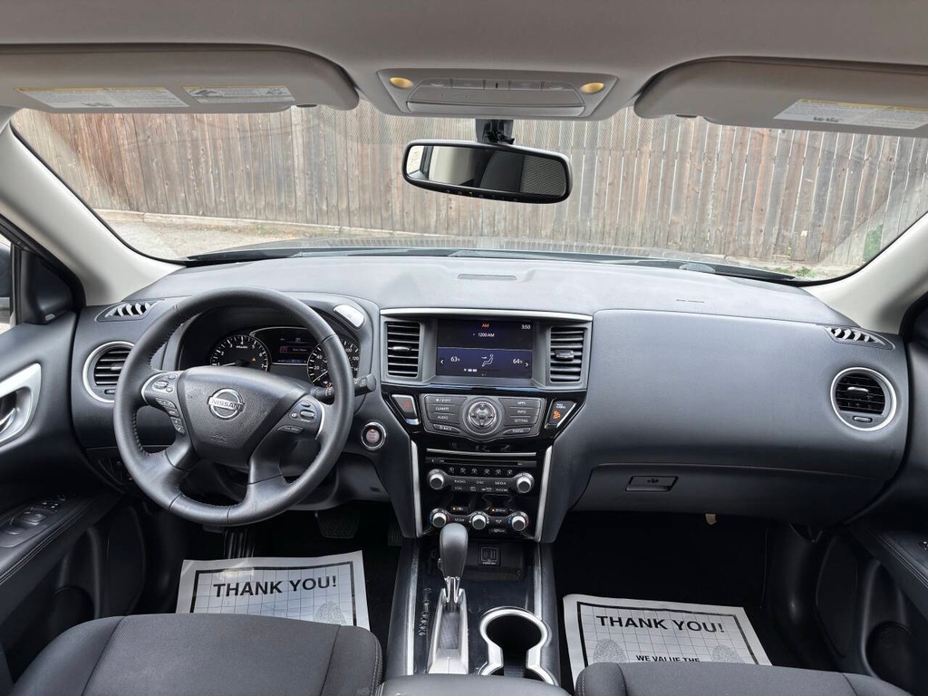 Nissan Pathfinder Vehicle Full-screen Gallery Image 22