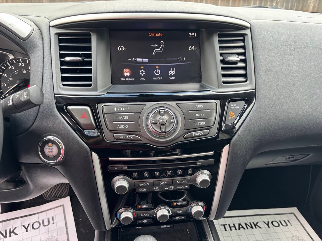 Nissan Pathfinder Vehicle Full-screen Gallery Image 23