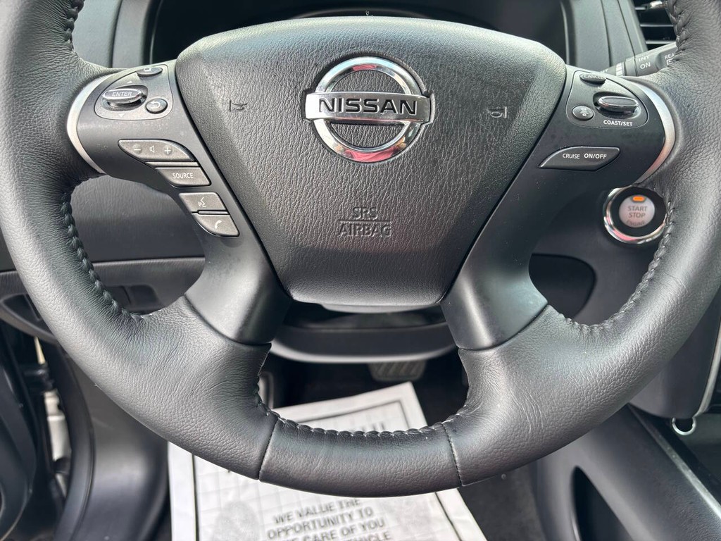 Nissan Pathfinder Vehicle Full-screen Gallery Image 27