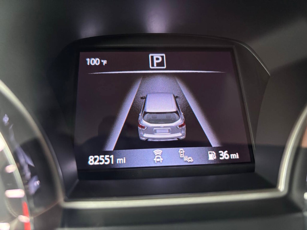 Nissan Pathfinder Vehicle Full-screen Gallery Image 30