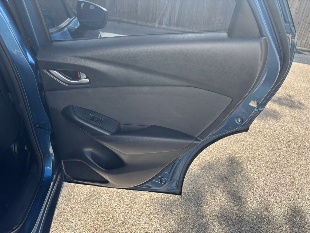 Mazda CX-3 Vehicle Full-screen Gallery Image 16