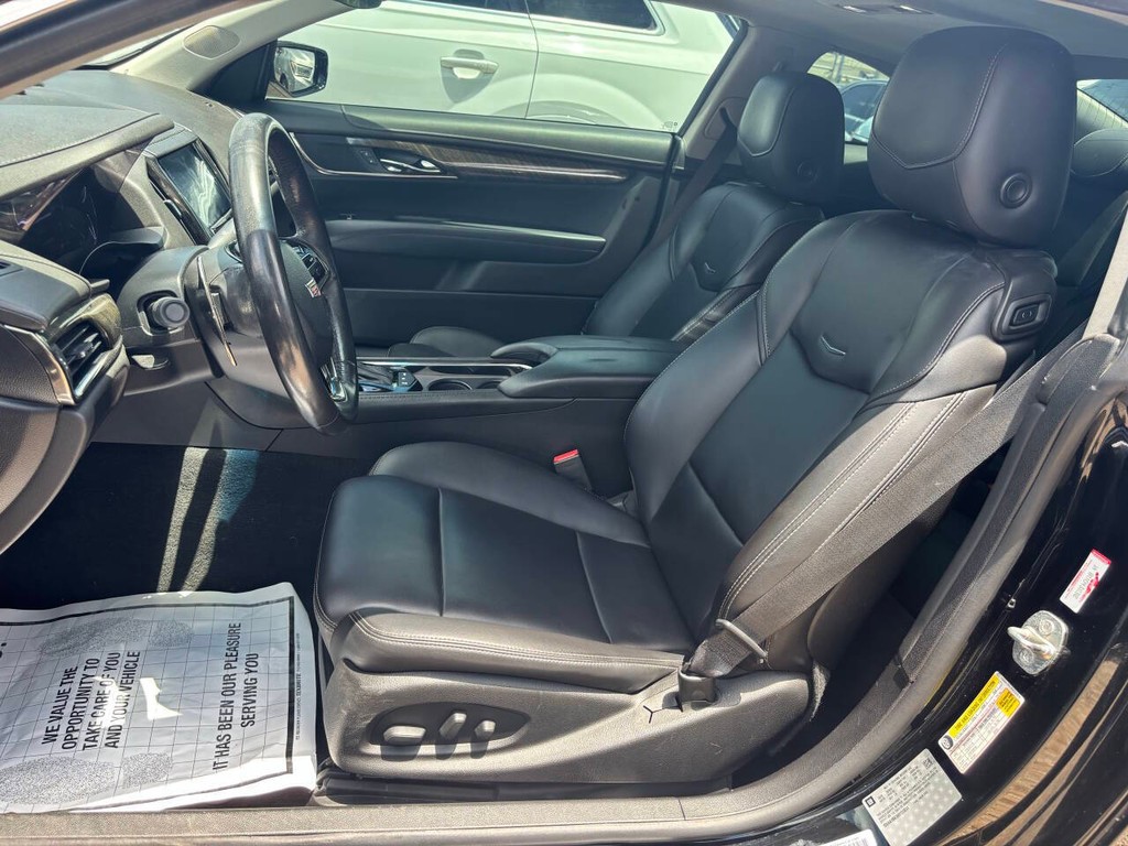 Cadillac ATS Coupe Vehicle Full-screen Gallery Image 09