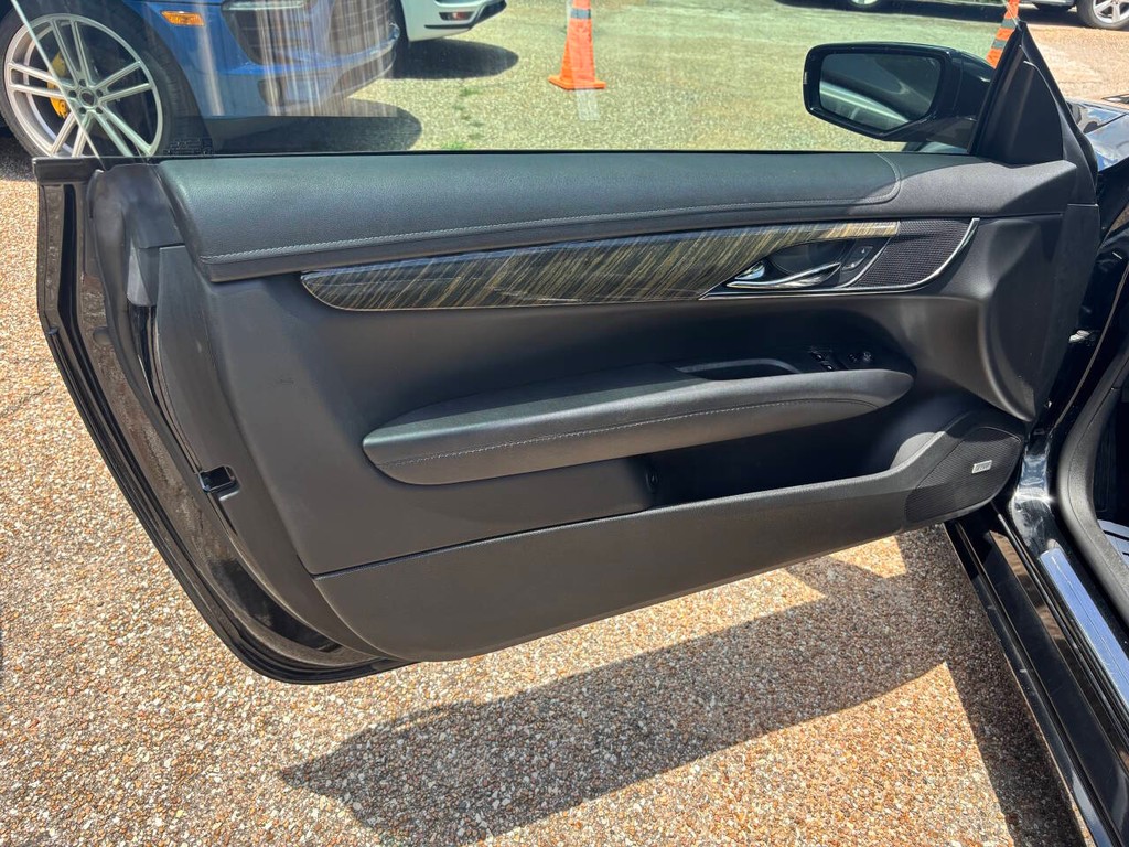 Cadillac ATS Coupe Vehicle Full-screen Gallery Image 10