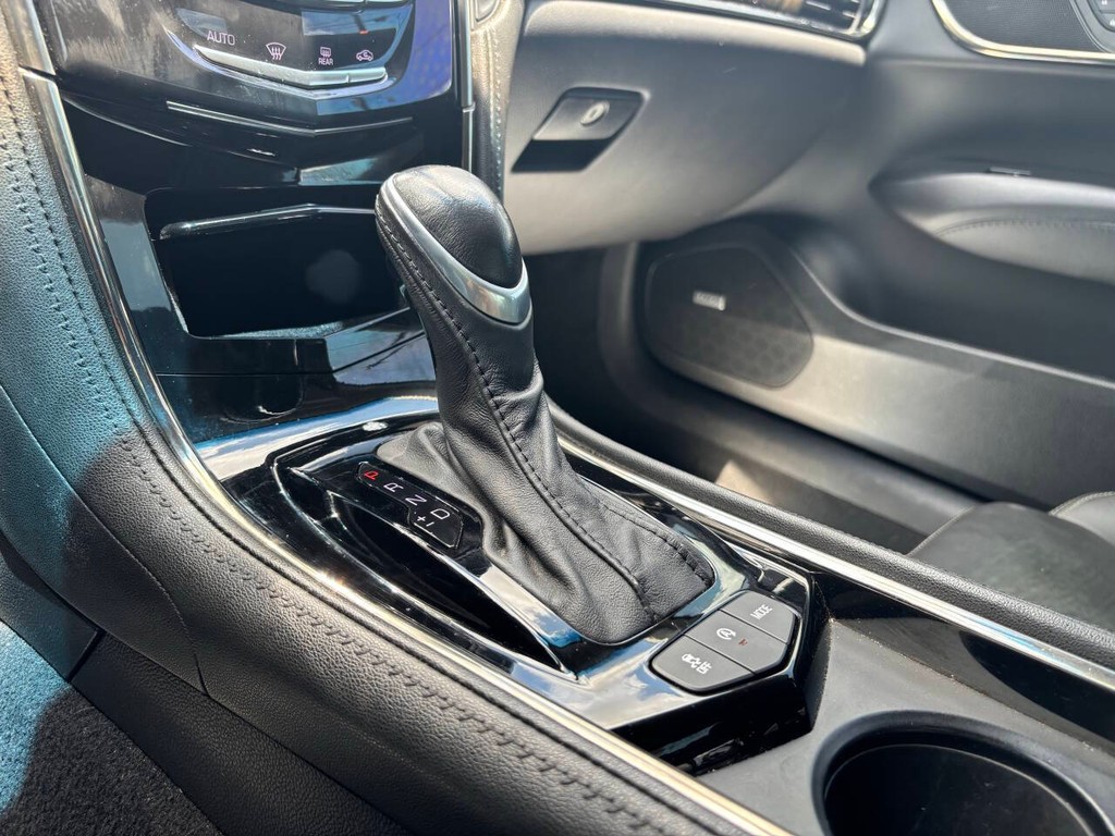 Cadillac ATS Coupe Vehicle Full-screen Gallery Image 20