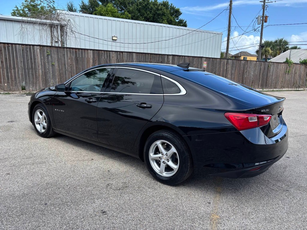 Chevrolet Malibu Vehicle Full-screen Gallery Image 05