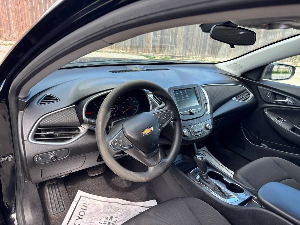 Chevrolet Malibu Vehicle Full-screen Gallery Image 08