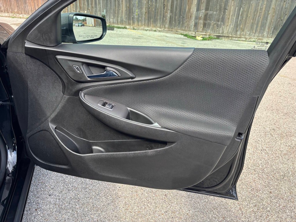 Chevrolet Malibu Vehicle Full-screen Gallery Image 13