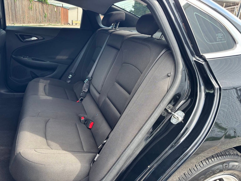 Chevrolet Malibu Vehicle Full-screen Gallery Image 14