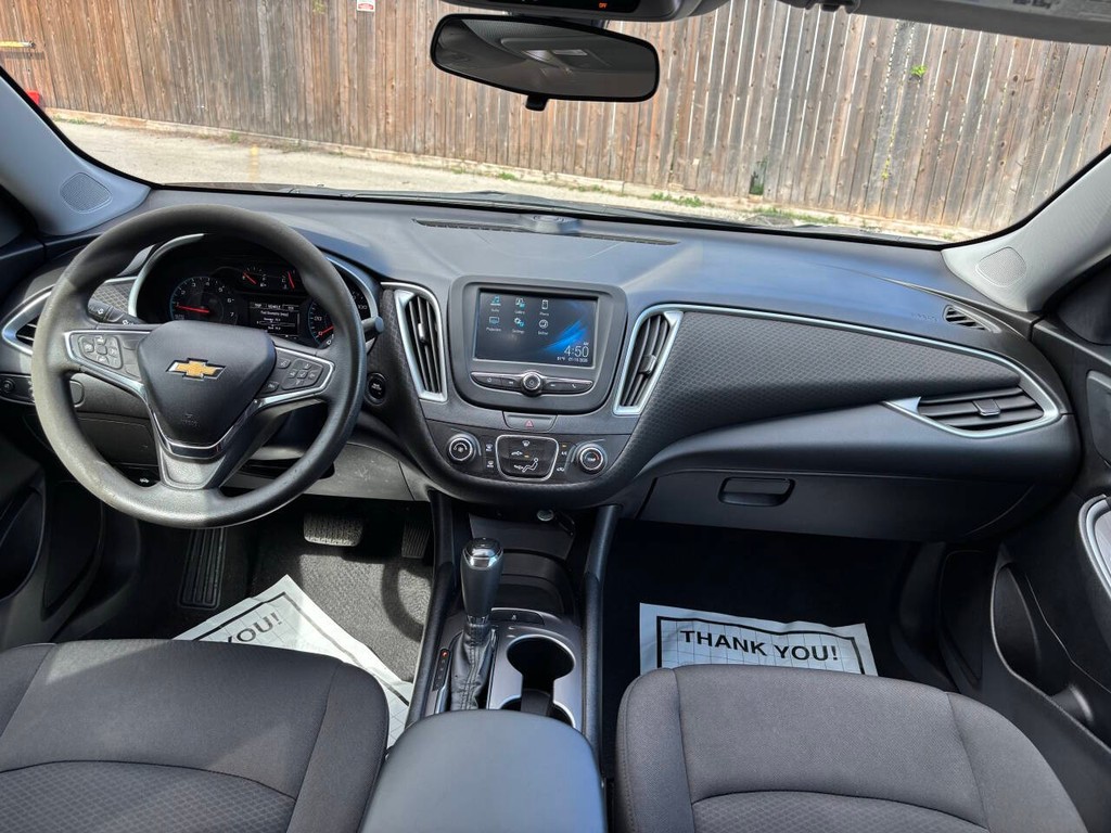 Chevrolet Malibu Vehicle Full-screen Gallery Image 19