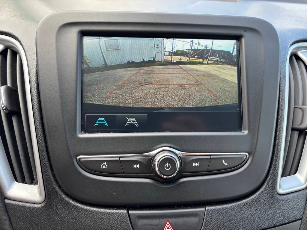 Chevrolet Malibu Vehicle Full-screen Gallery Image 21