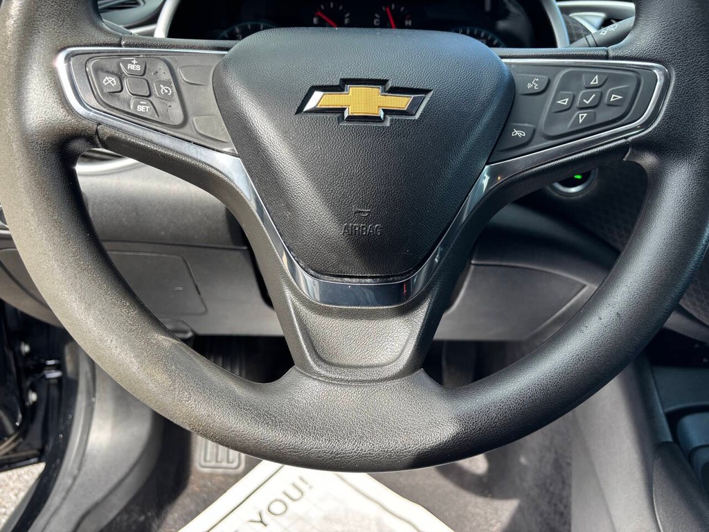 Chevrolet Malibu Vehicle Full-screen Gallery Image 24
