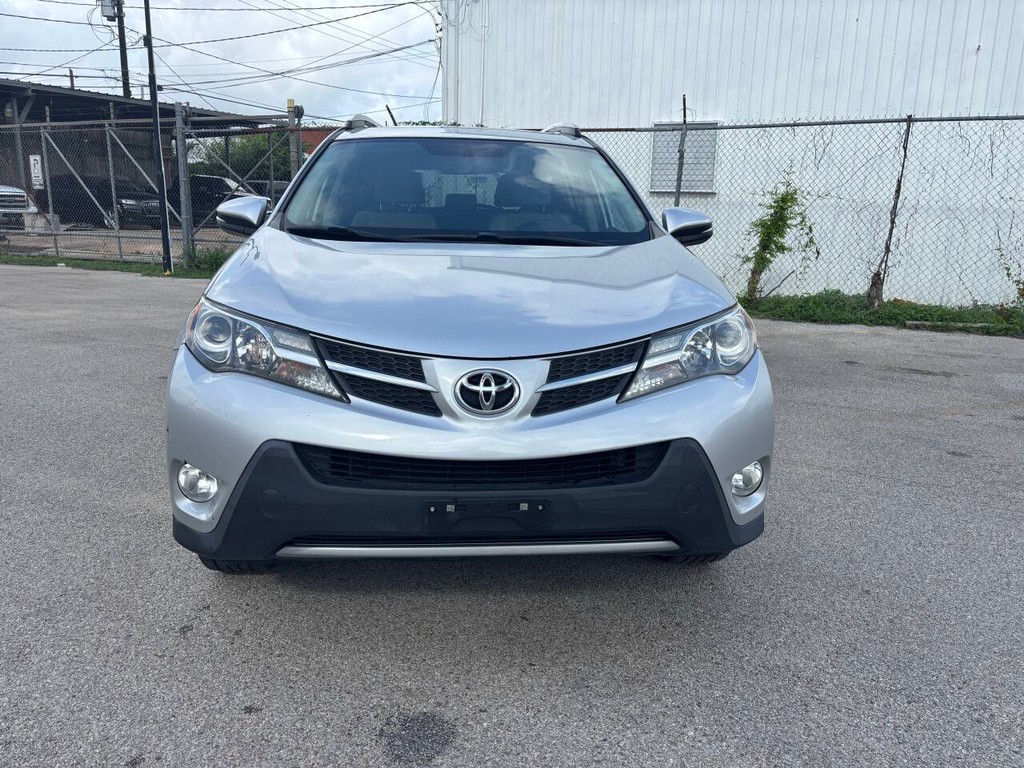 Toyota RAV4 Vehicle Full-screen Gallery Image 03