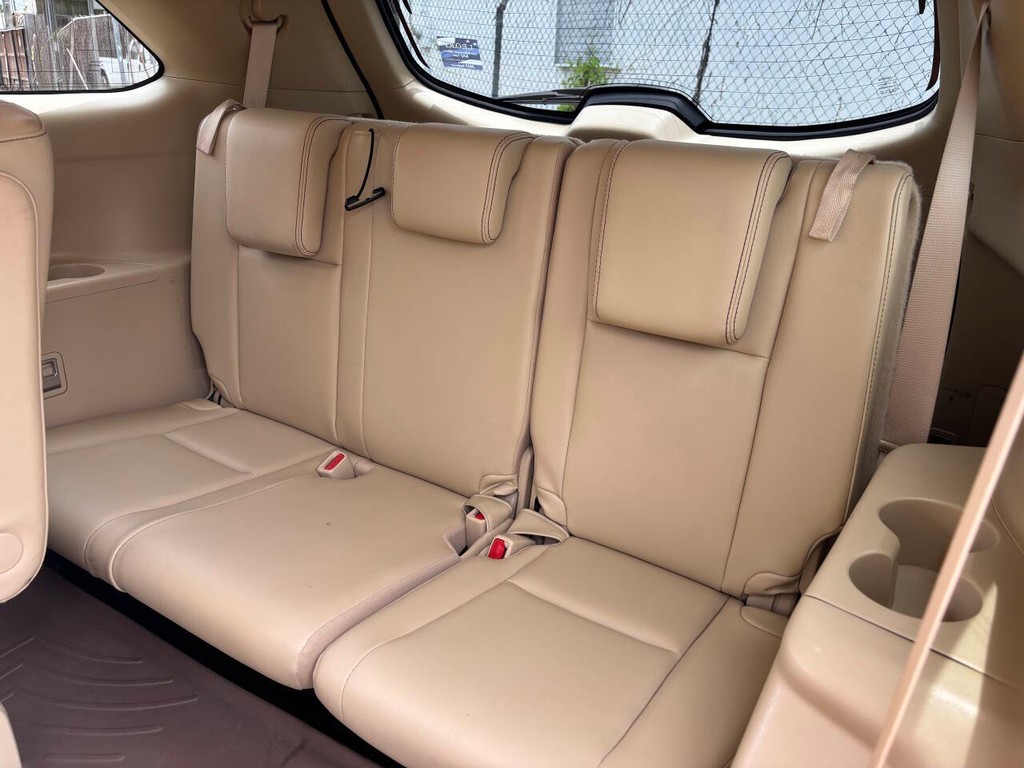 Toyota Highlander Vehicle Full-screen Gallery Image 18