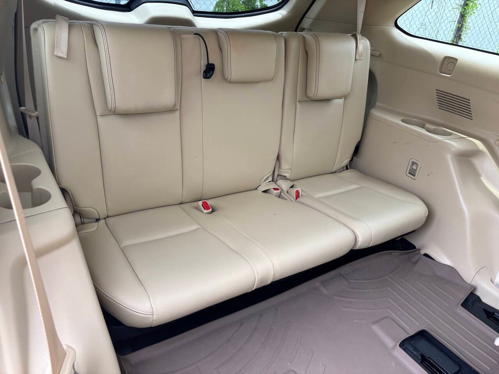 Toyota Highlander Vehicle Full-screen Gallery Image 19