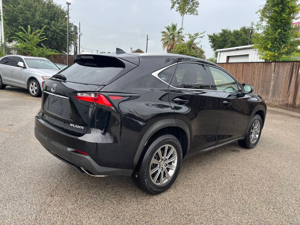 Lexus NX 200t Vehicle Full-screen Gallery Image 07