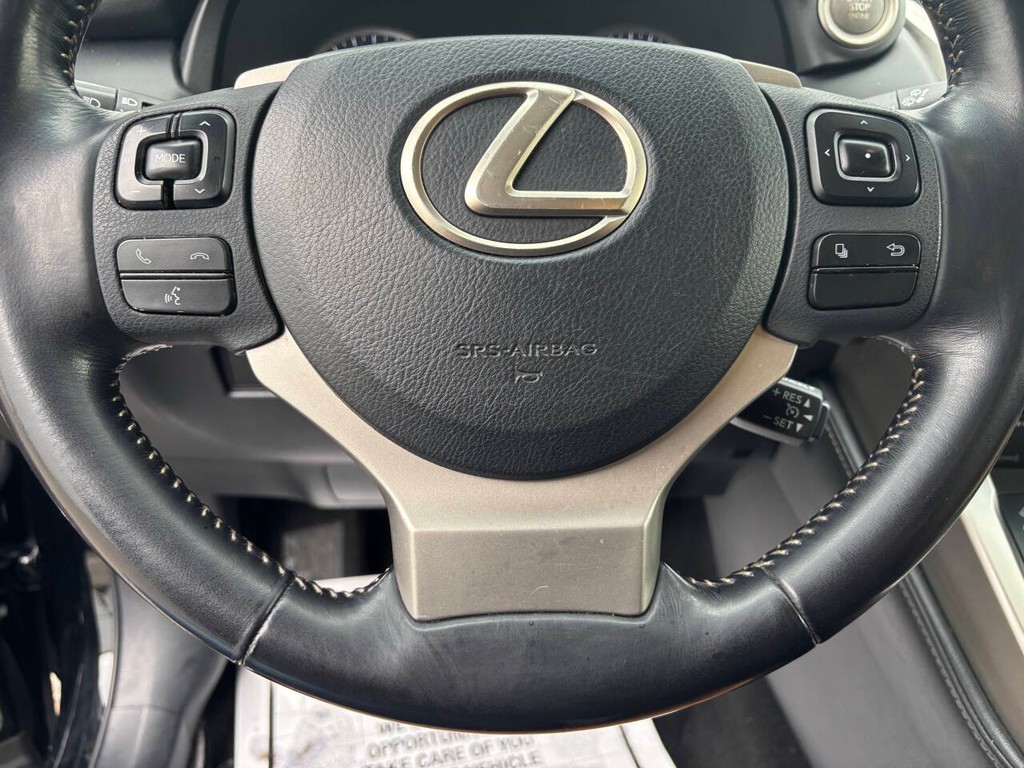 Lexus NX 200t Vehicle Full-screen Gallery Image 24