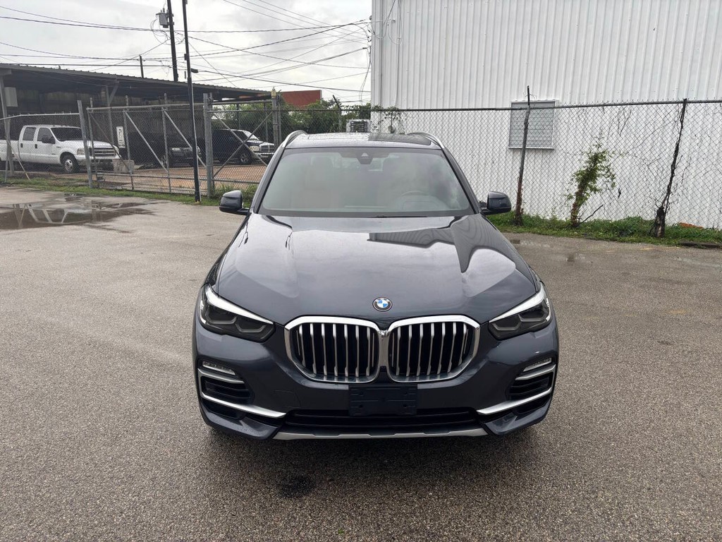 BMW X5 Vehicle Full-screen Gallery Image 03