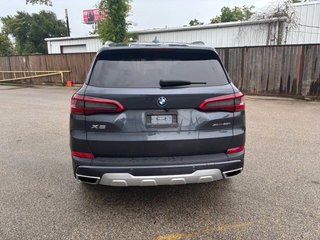 BMW X5 Vehicle Full-screen Gallery Image 06