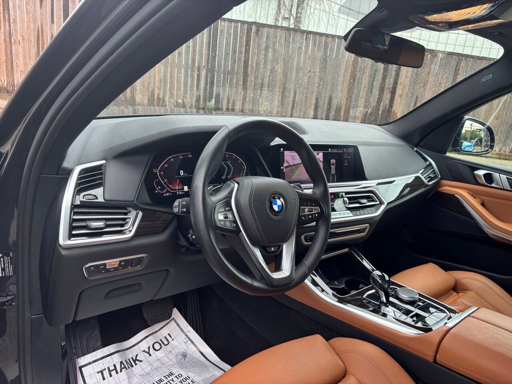 BMW X5 Vehicle Full-screen Gallery Image 08