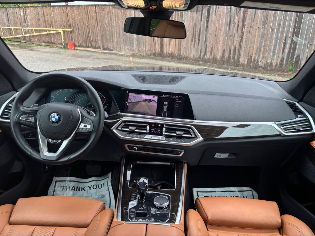 BMW X5 Vehicle Full-screen Gallery Image 20