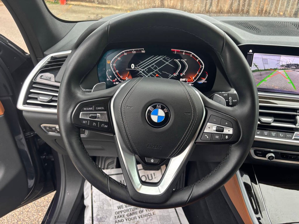 BMW X5 Vehicle Full-screen Gallery Image 24