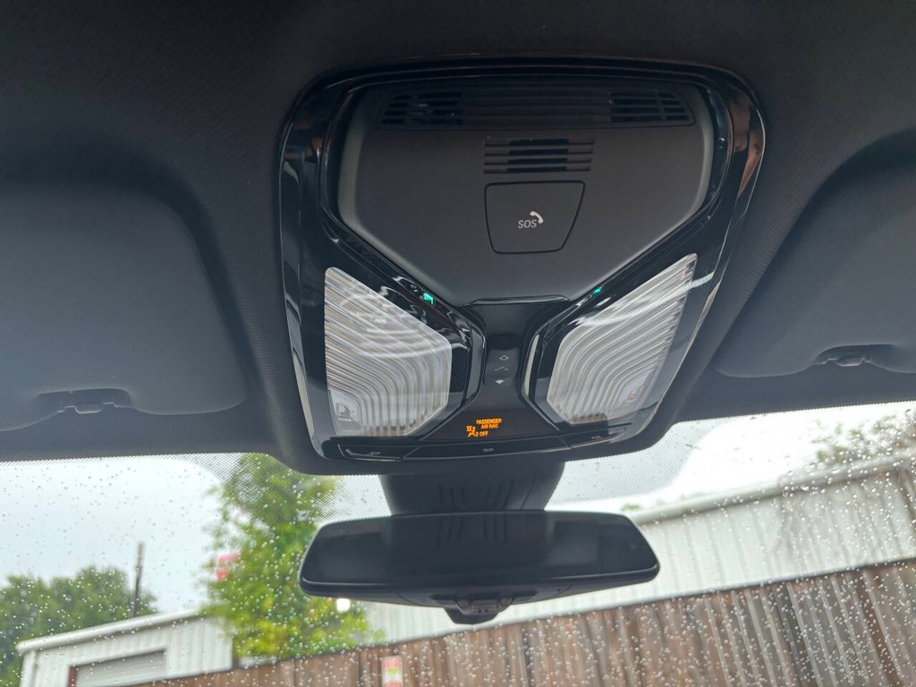 BMW X5 Vehicle Full-screen Gallery Image 28