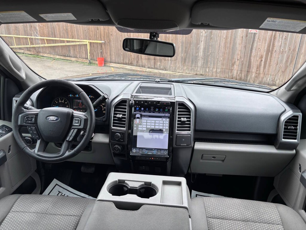 Ford F-150 Vehicle Full-screen Gallery Image 19