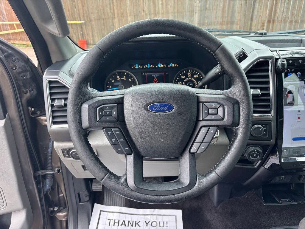 Ford F-150 Vehicle Full-screen Gallery Image 22