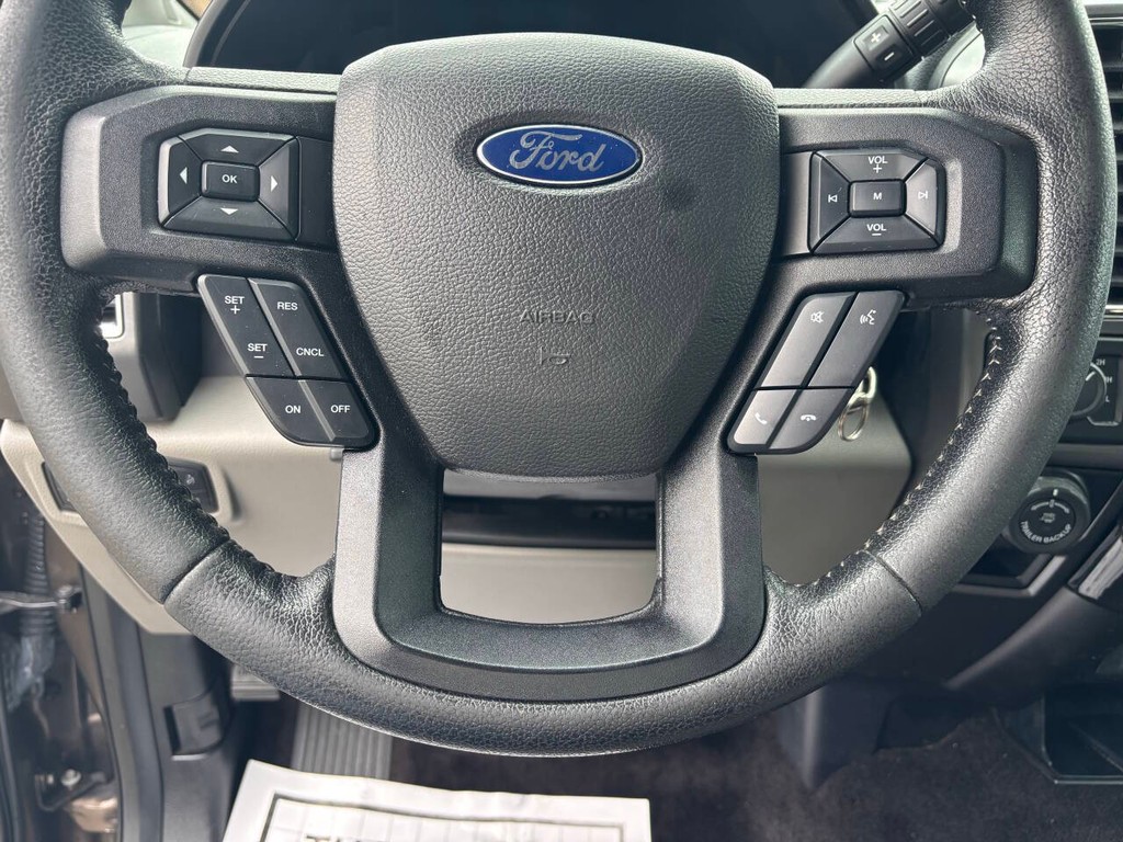 Ford F-150 Vehicle Full-screen Gallery Image 23