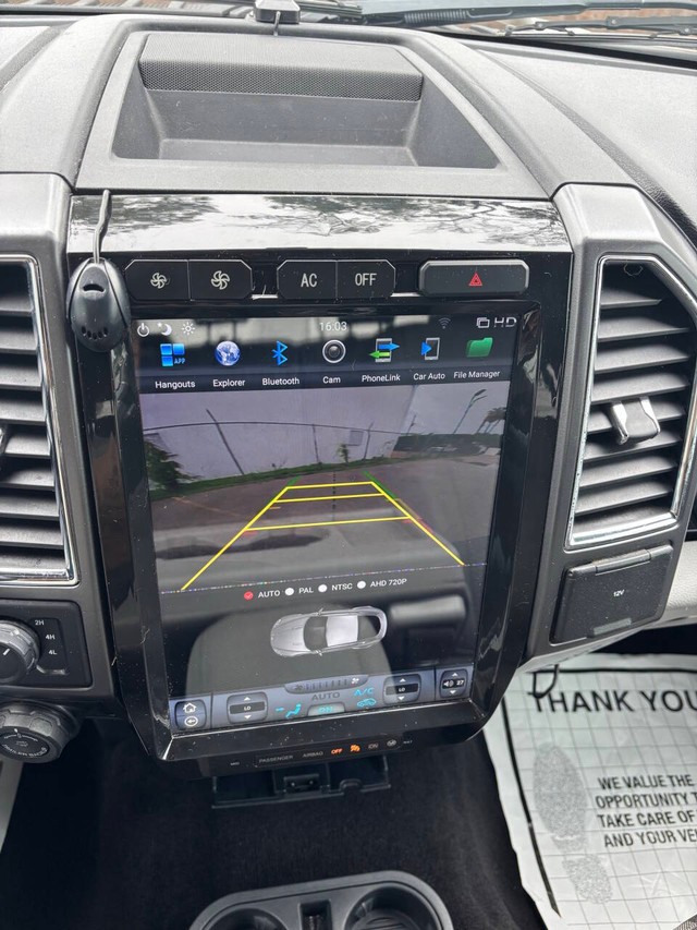 Ford F-150 Vehicle Full-screen Gallery Image 21