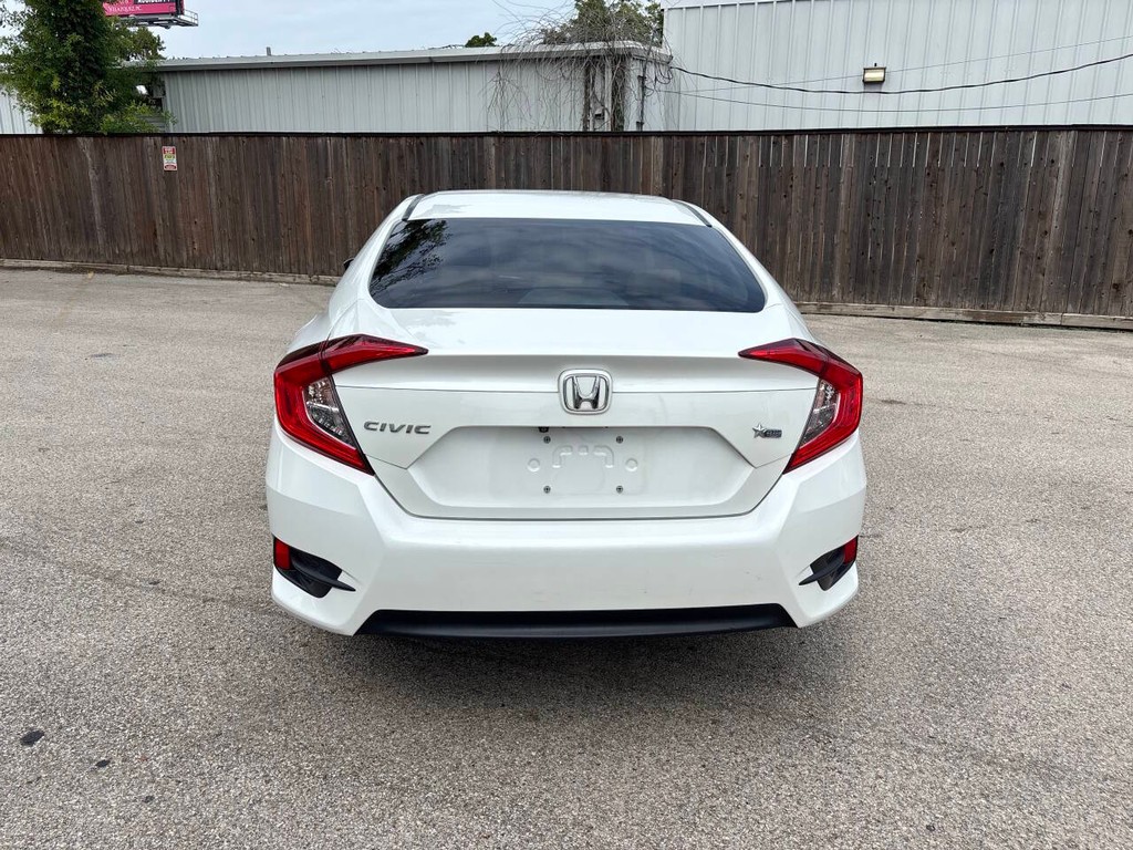 Honda Civic Sedan Vehicle Full-screen Gallery Image 05