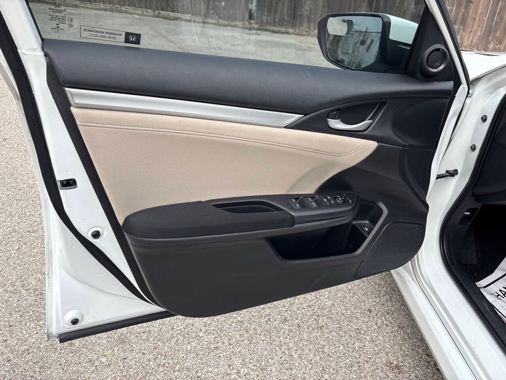 Honda Civic Sedan Vehicle Full-screen Gallery Image 09