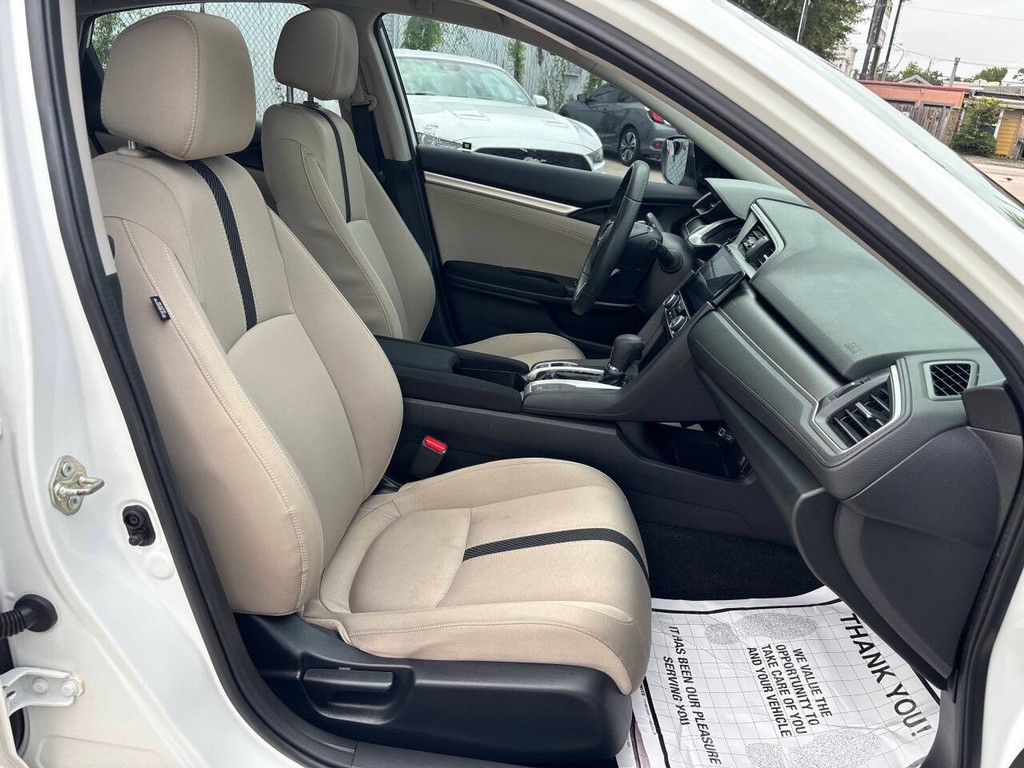 Honda Civic Sedan Vehicle Full-screen Gallery Image 11