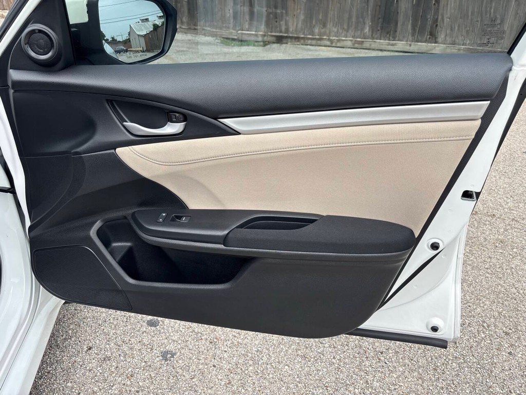 Honda Civic Sedan Vehicle Full-screen Gallery Image 12