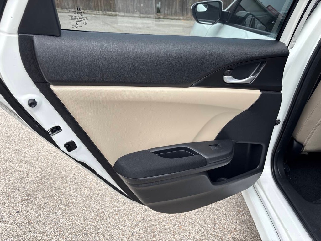Honda Civic Sedan Vehicle Full-screen Gallery Image 14