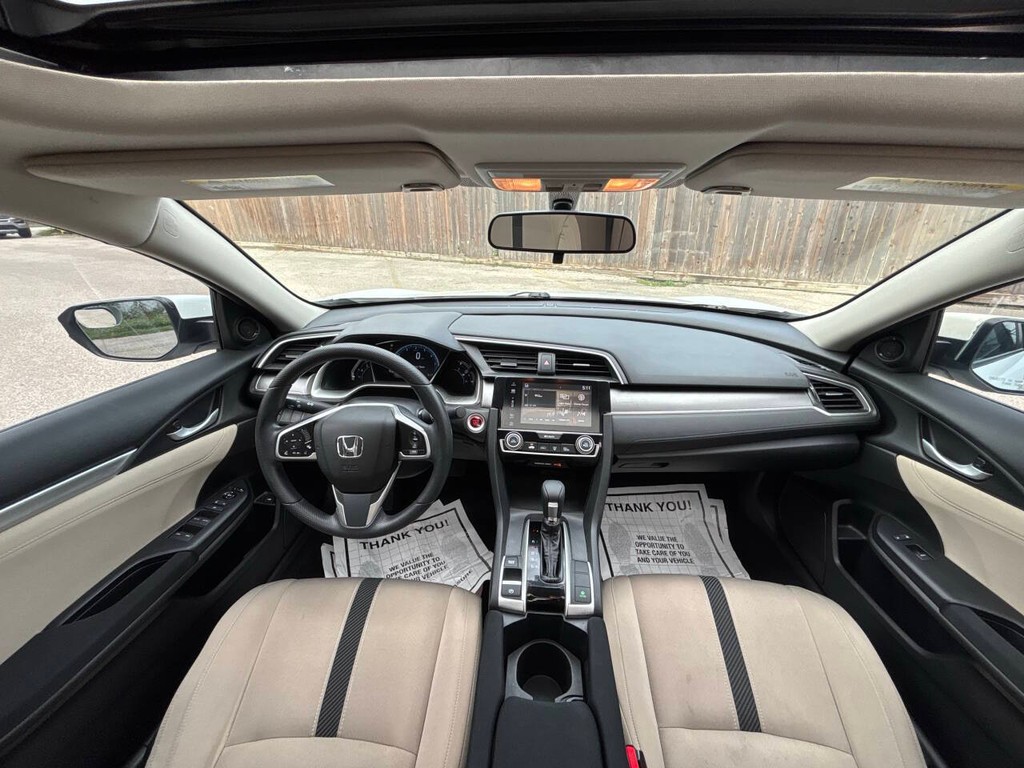 Honda Civic Sedan Vehicle Full-screen Gallery Image 17