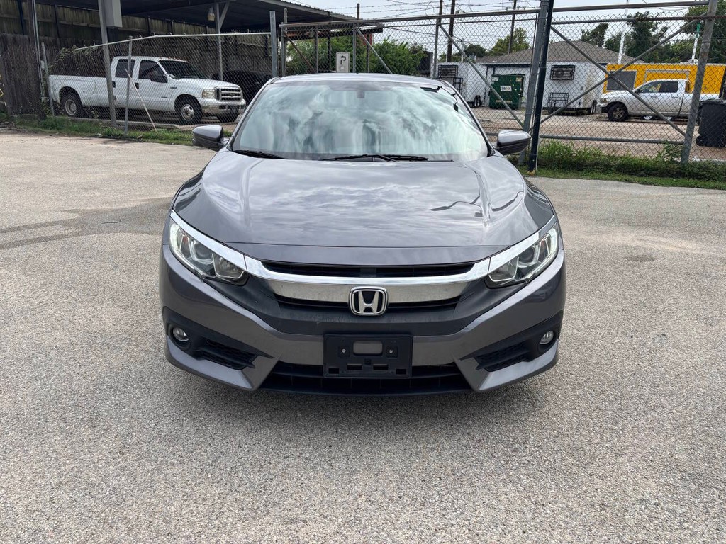 Honda Civic Coupe Vehicle Full-screen Gallery Image 03