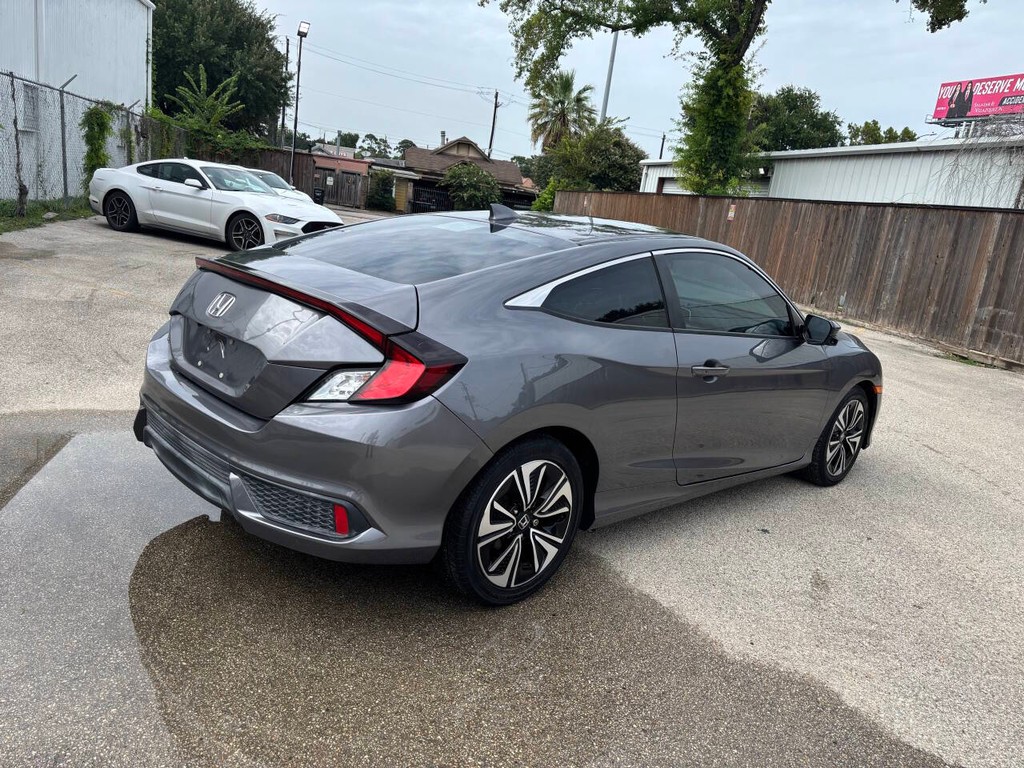 Honda Civic Coupe Vehicle Full-screen Gallery Image 08