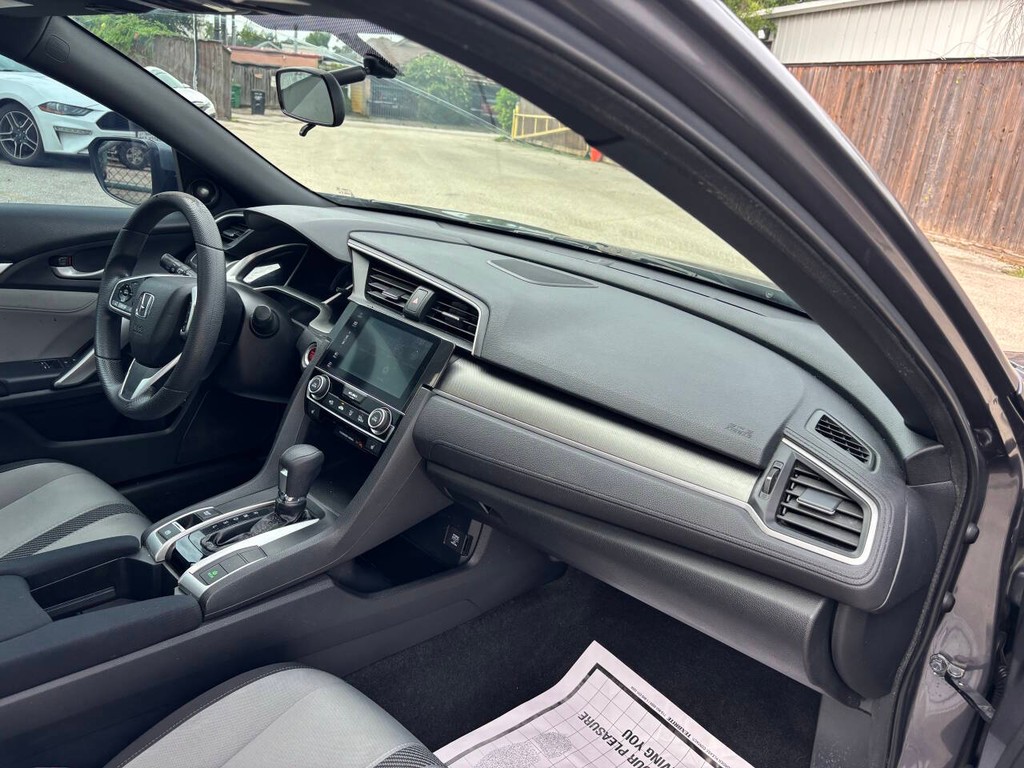 Honda Civic Coupe Vehicle Full-screen Gallery Image 12
