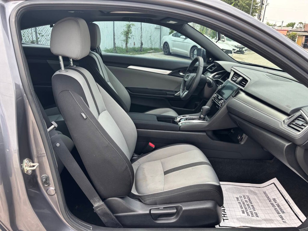 Honda Civic Coupe Vehicle Full-screen Gallery Image 13