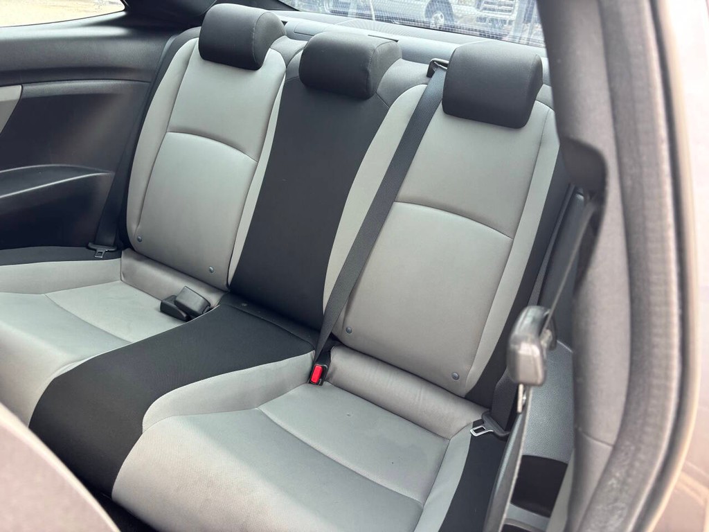 Honda Civic Coupe Vehicle Full-screen Gallery Image 14