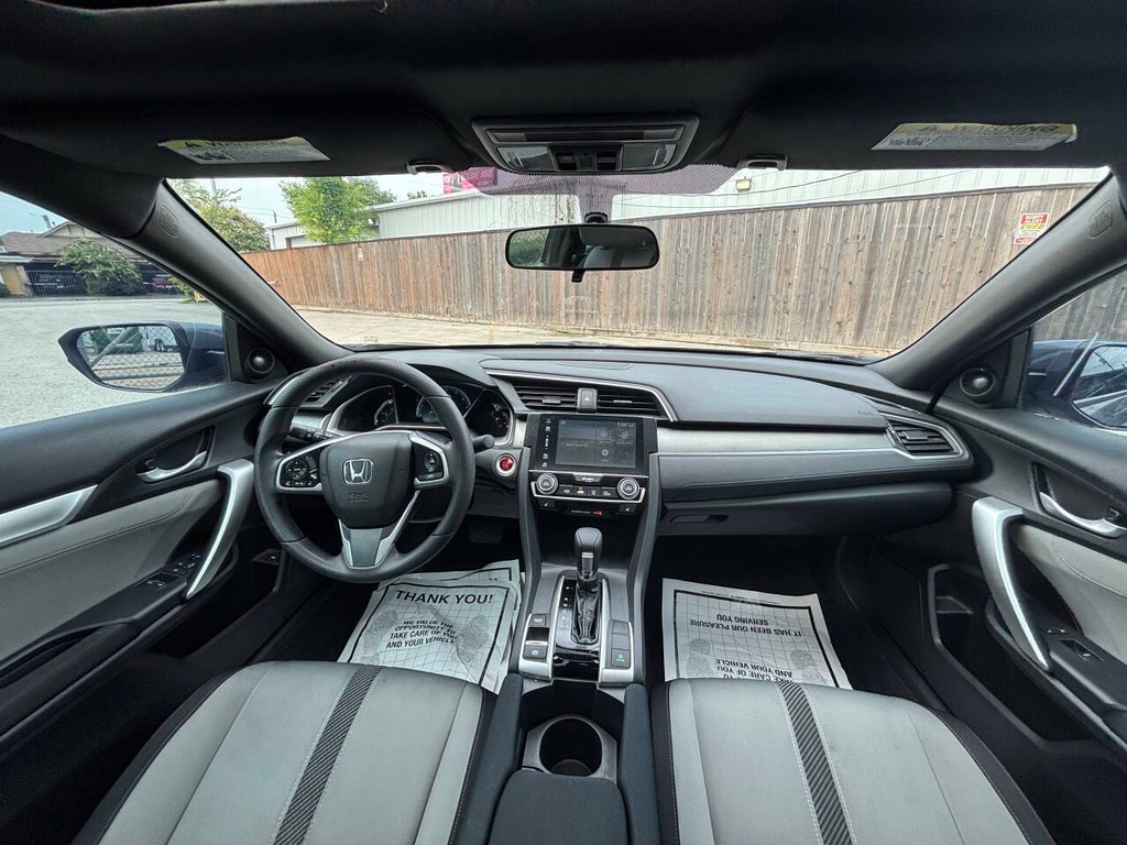 Honda Civic Coupe Vehicle Full-screen Gallery Image 16